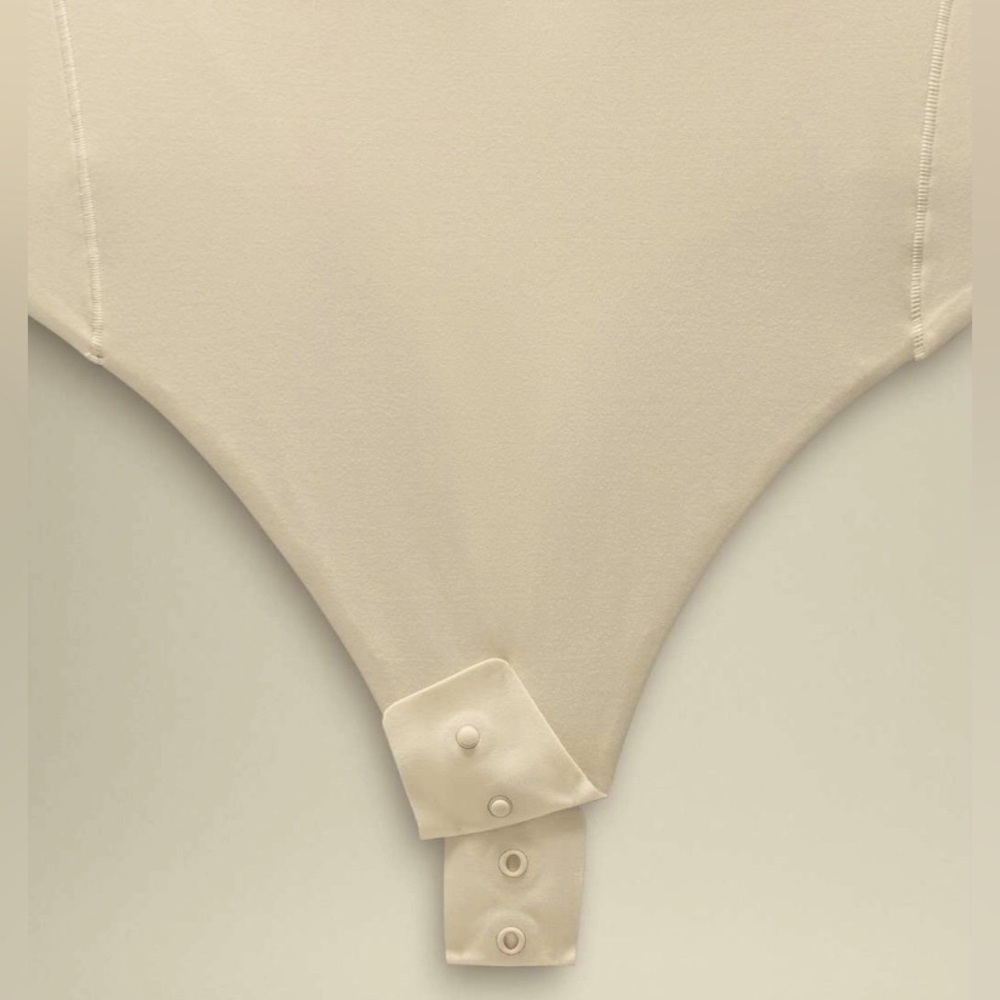 LULULEMON Wundermost Ultra-Soft Nulu Turtleneck Bodysuit - Picture 6 of 13